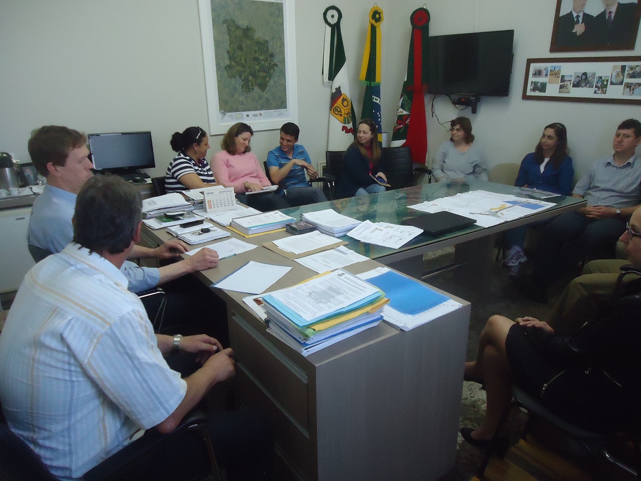 Segurança dos alunos da EEB São Ludgero foi tema principal da reunião realizada no Gabinete do...