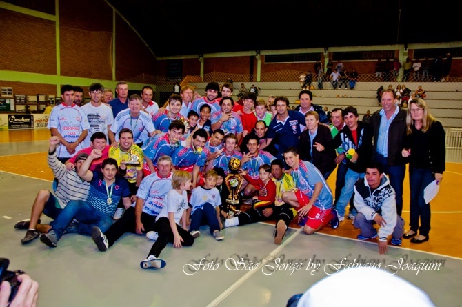 Bar Menegasso é campeão da Taça Cegero 2014