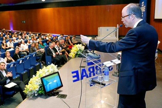 Agente de Desenvolvimento participa de reunião que tratou dos esforços para superar a pobreza no...