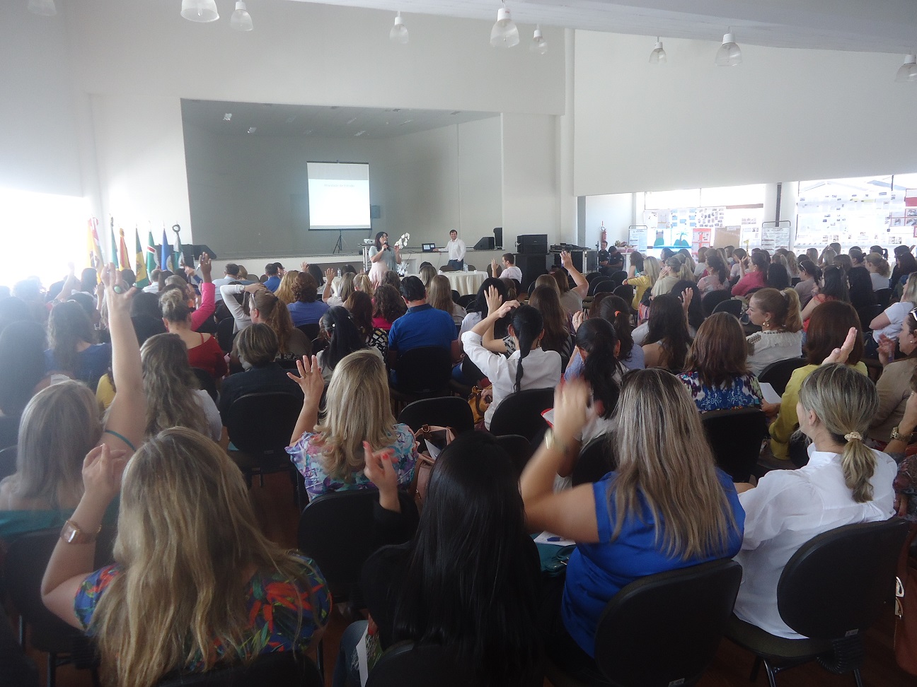 Mais de 300 professores participam de 2º Seminário Regional do PNAIC