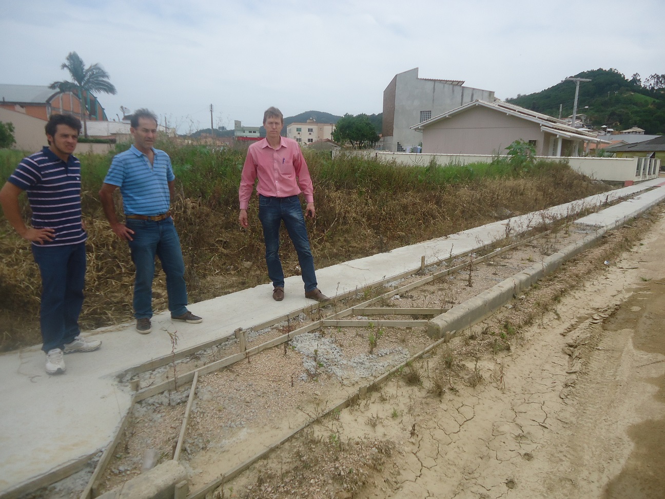 Prefeito marca reunião para cobrar mais uma vez soluções diante dos problemas referente as obras...