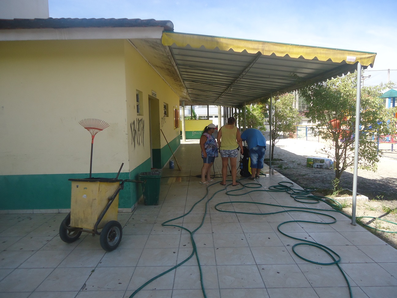 Administração Municipal inicia limpeza e melhorias na Praça Espaço da Família