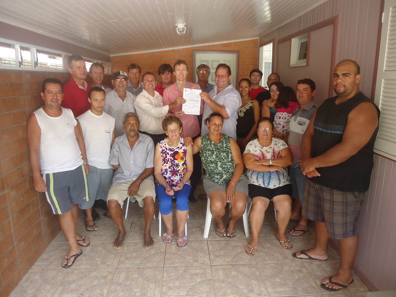 Entregue ordens de serviço para pavimentação de trechos das ruas Rosa W. Warmeling e Bernardo...