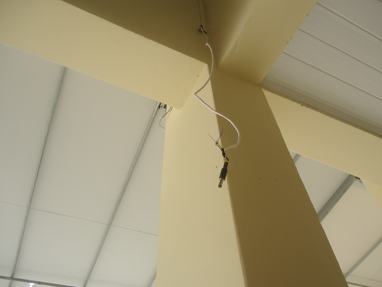 Vandalismo no Centro Educacional Professor Henrique Buss