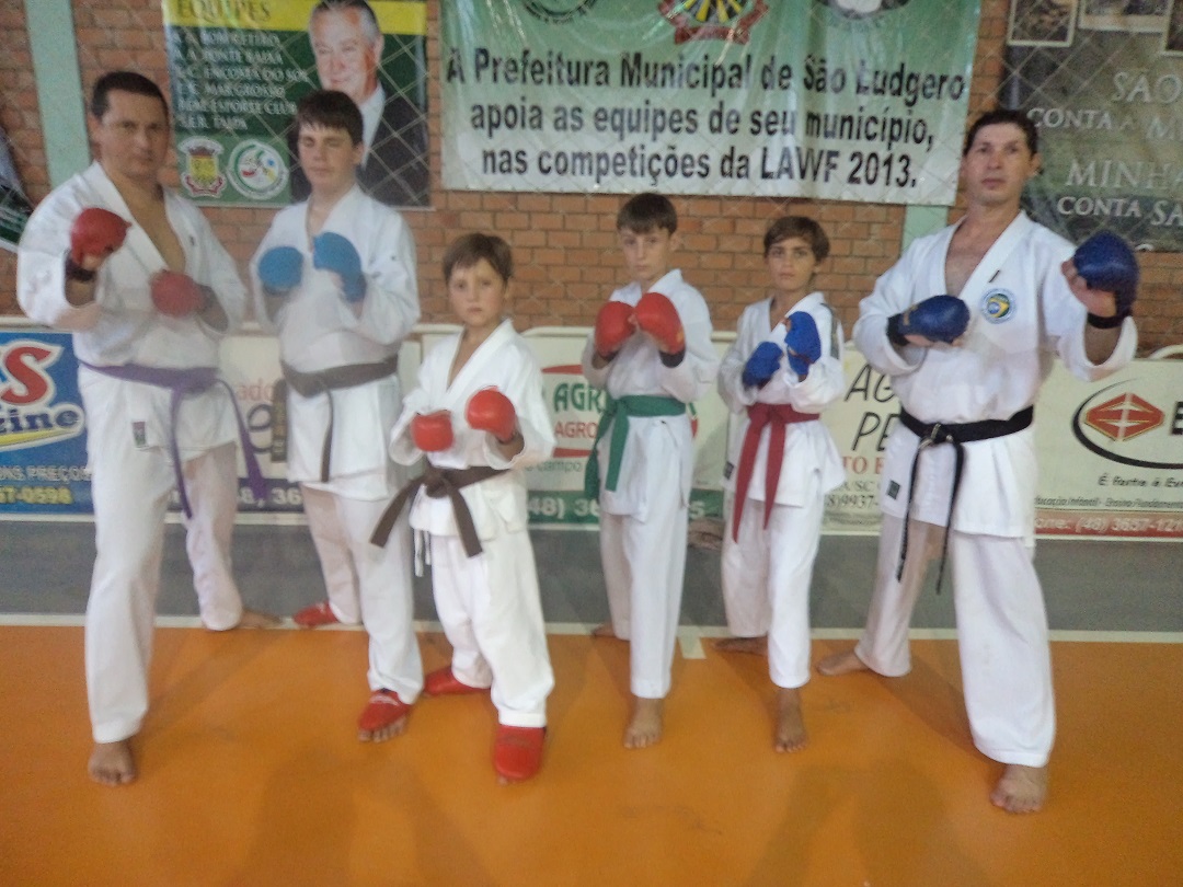 Treinamento para alguns atletas da Associação de Karatê já iniciou em janeiro