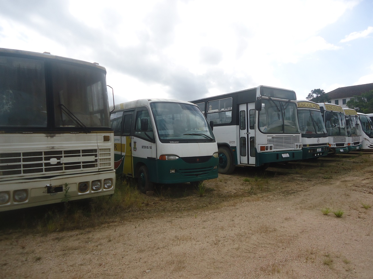 Leilão de ônibus, veículos e equipamentos acontecerá em 2015