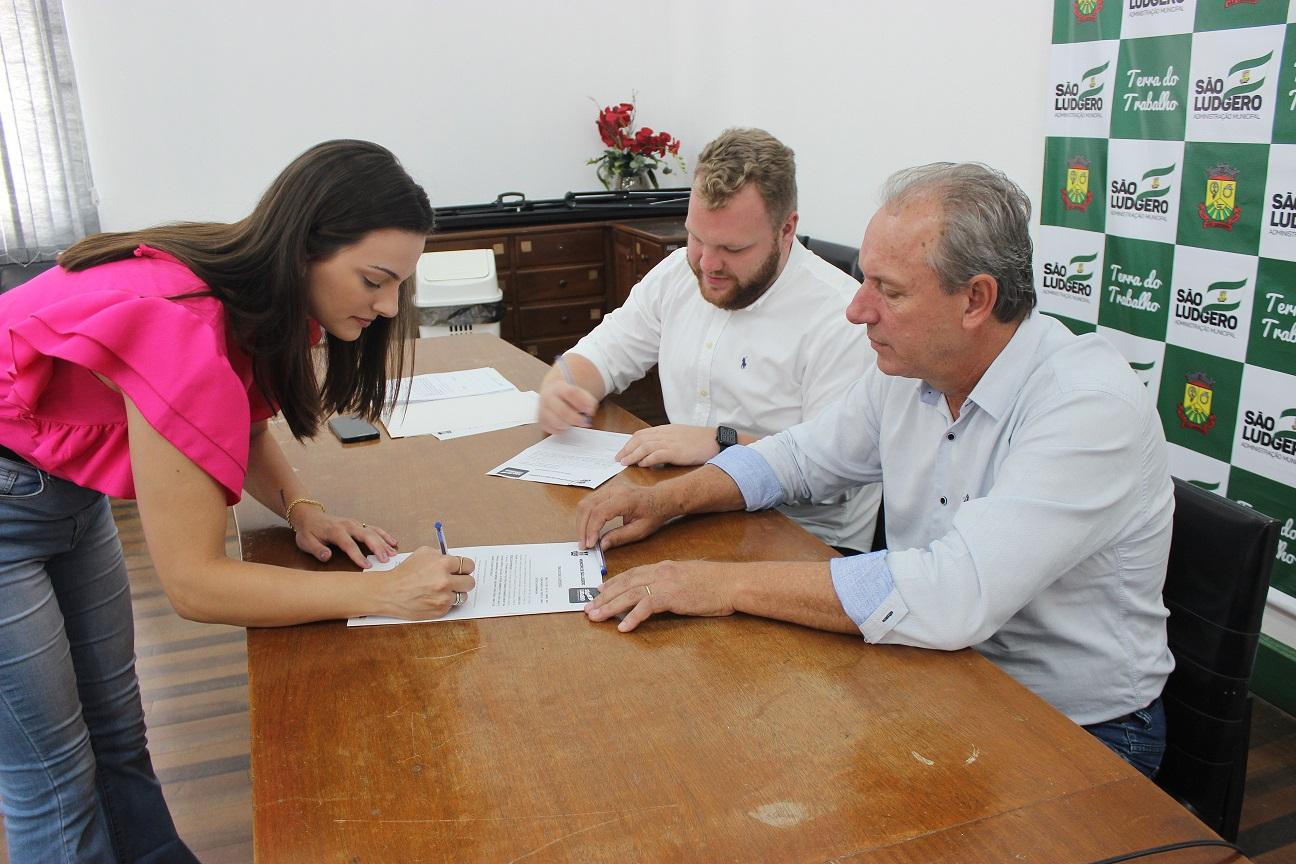 Prefeitura de São Ludgero dá posse a 24 concursados para área da saúde