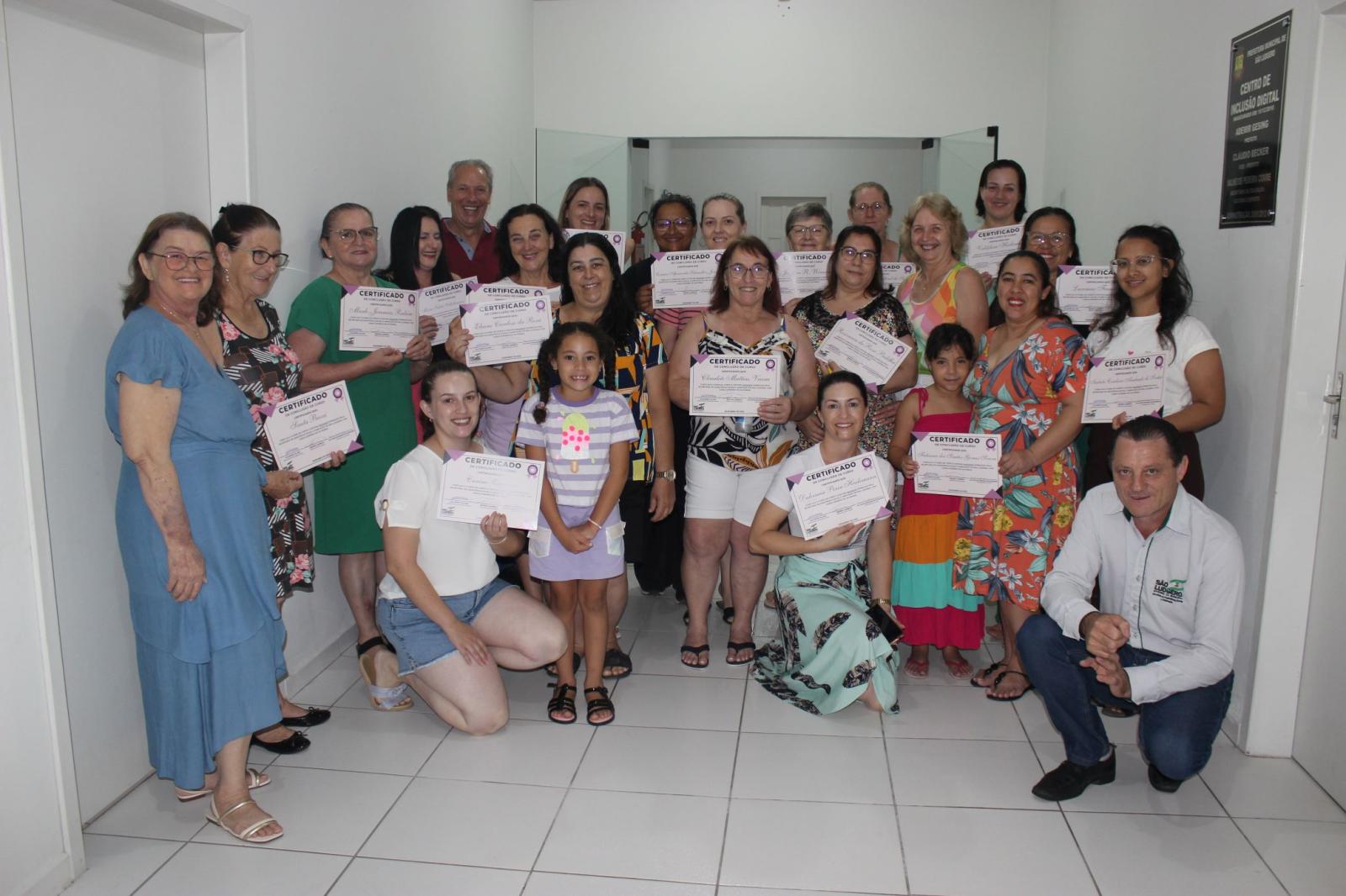 Mais 43 formandas nos cursos de Corte e Costura em São Ludgero