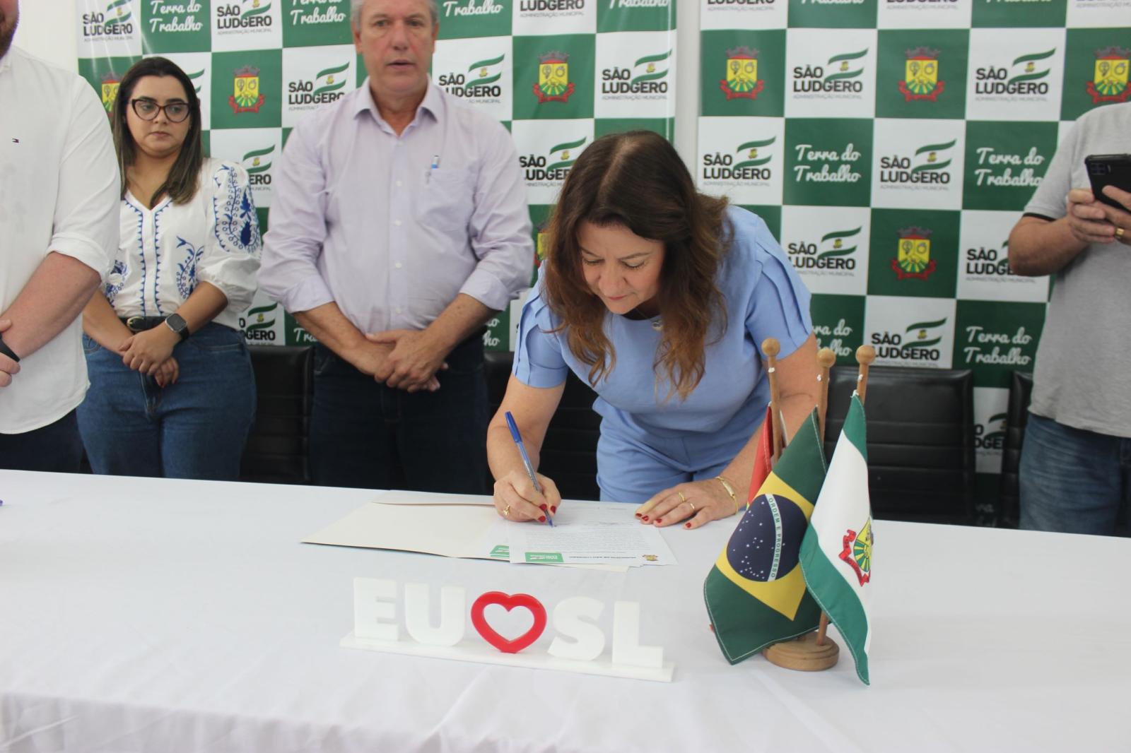 Maria Marlene Schlickmann já está no comando da Gestão Municipal de São Ludgero
