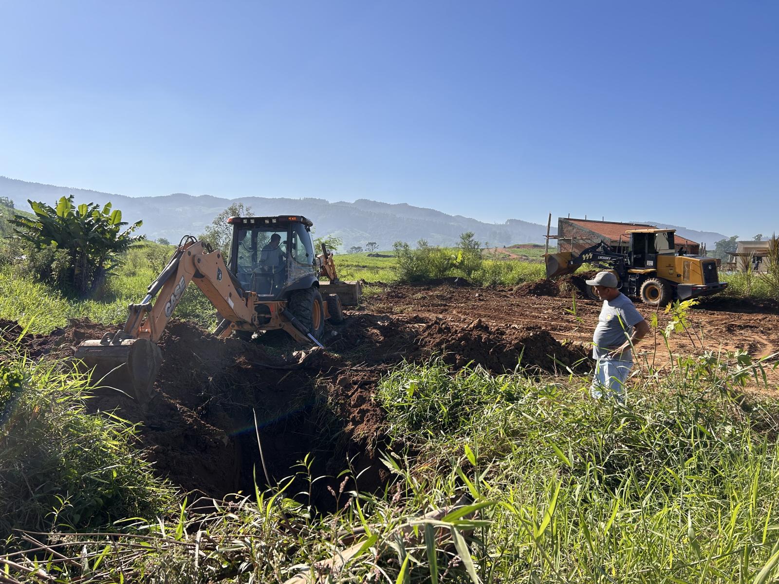 Obras para nova UBS no bairro Encosta do Sol começam com trabalhos de terraplanagem