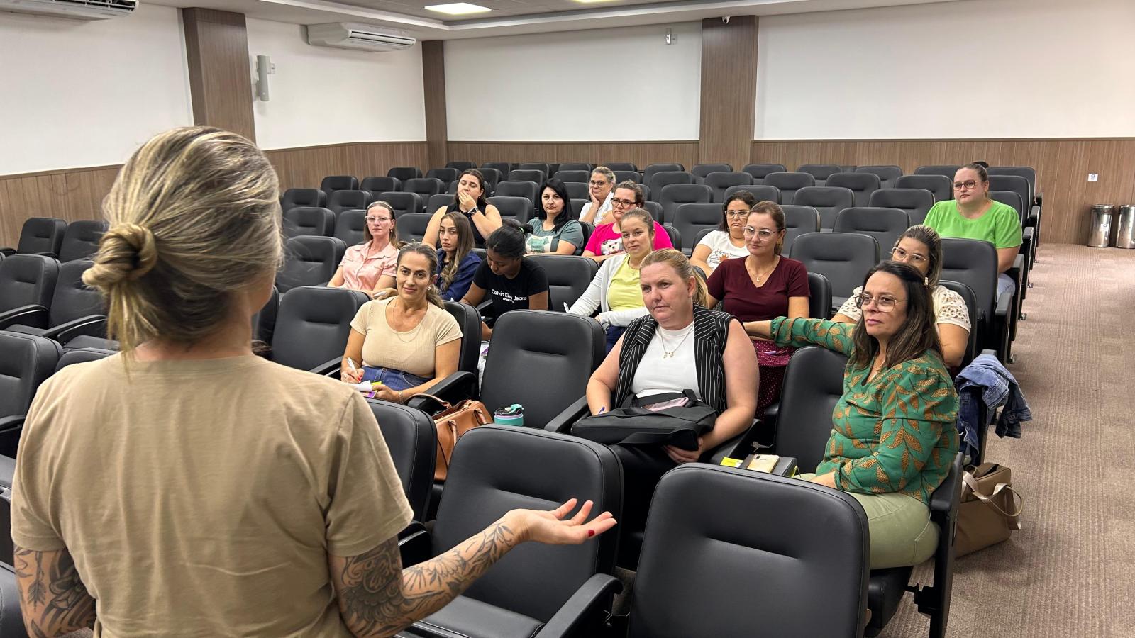 Formação pedagógica fortalece liderança e alfabetização na Rede Municipal de Ensino