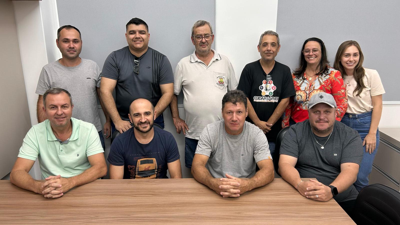 Secretaria de Educação promove reunião com motoristas para avaliar transporte escolar e discutir...