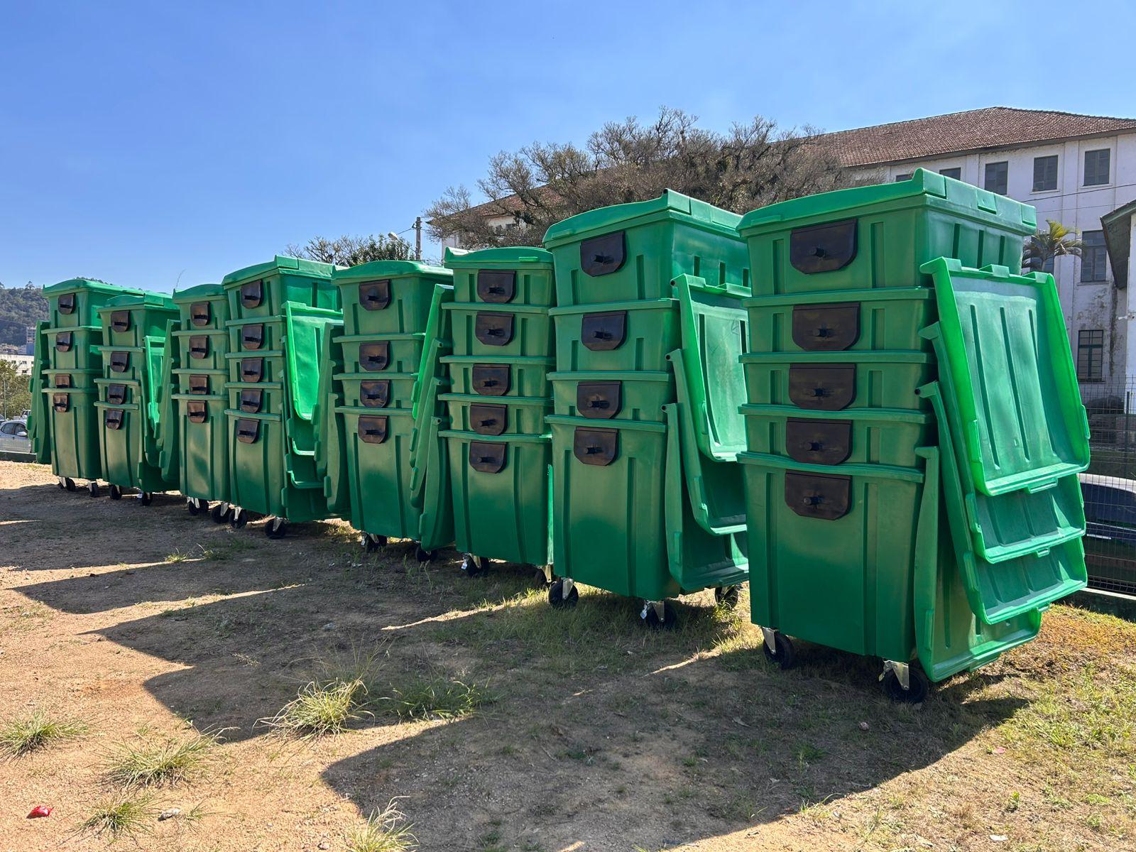 Prefeitura de São Ludgero adquire 35 novas lixeiras para reforçar a limpeza nos interiores