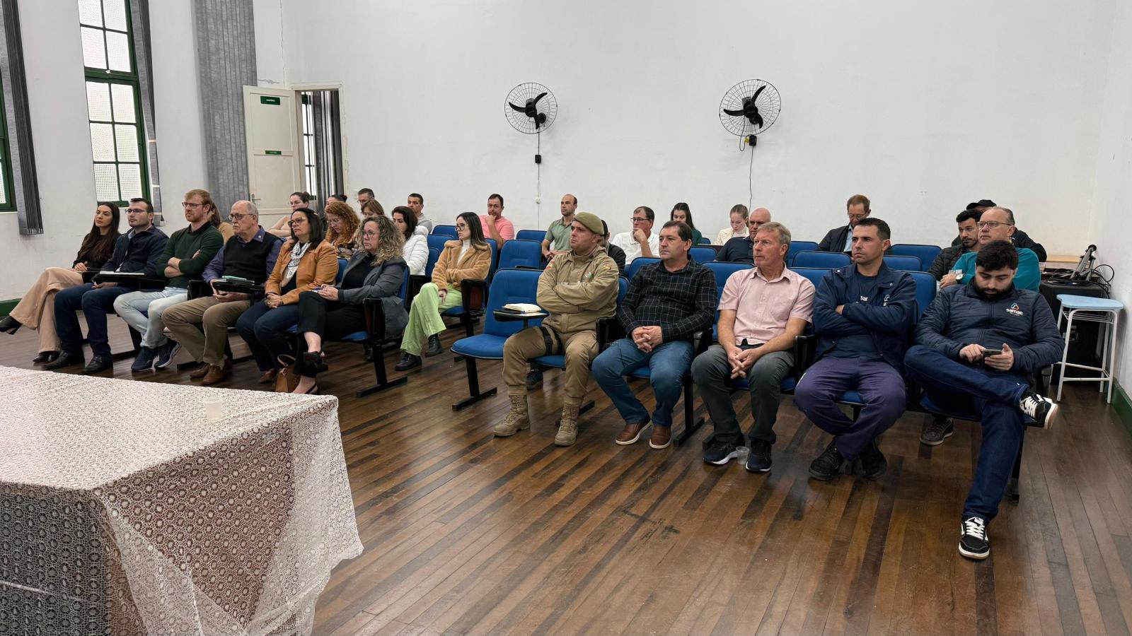 São Ludgero realiza reunião sobre Plano Diretor com foco no Desenvolvimento Econômico,...