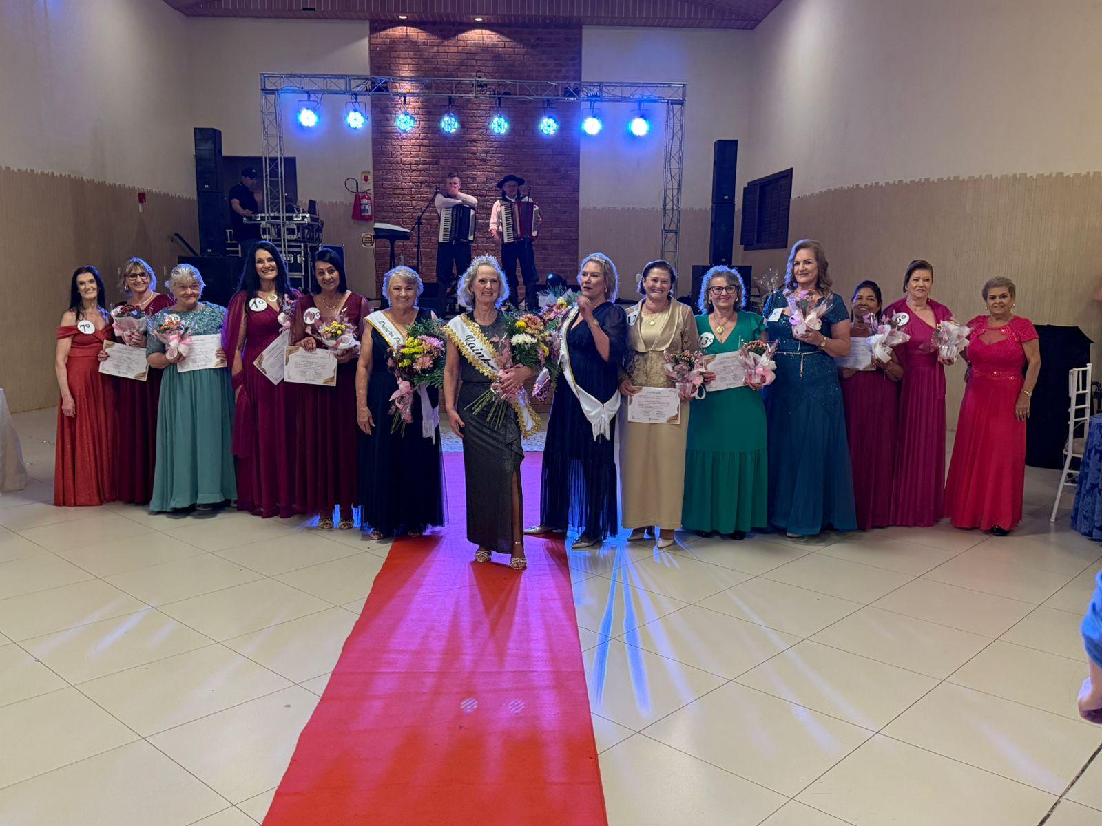 Margarete Della Giustina é eleita Rainha da Terceira Idade de São Ludgero 2025