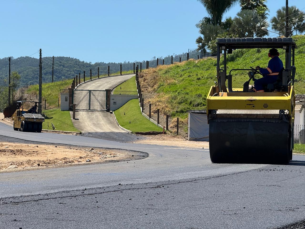 Rua Cecília Locks recebe pavimentação em São Ludgero