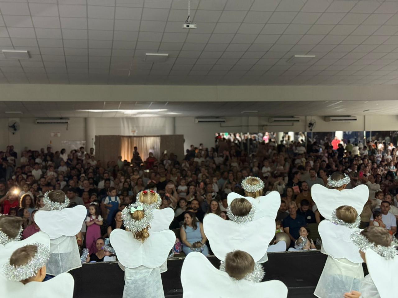 CEI Irmã Stella realiza emocionante Festa de Encerramento com apresentações natalinas