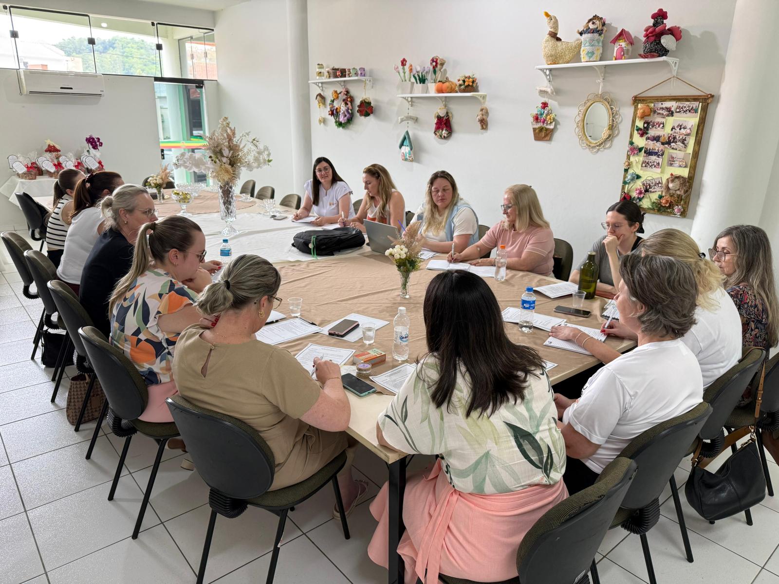 Reunião de diretoras e equipe da Secretaria de Educação reforça diálogo e planejamento na...