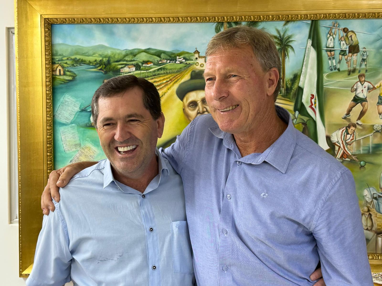 Prefeito Paulinho Lorenzetti transmite cargo ao vice-prefeito